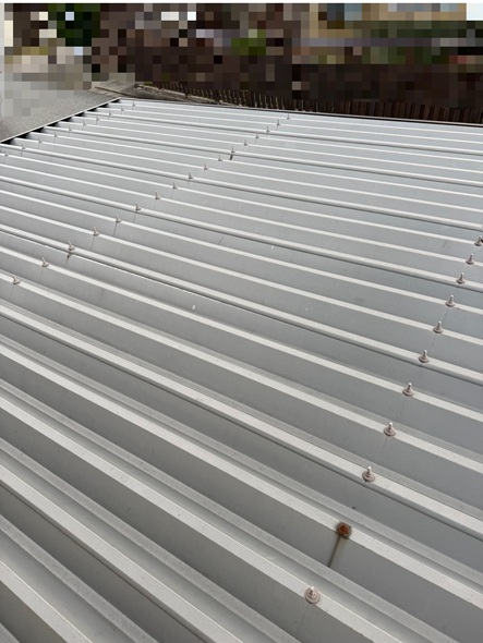 カーポートの折板屋根にサビ