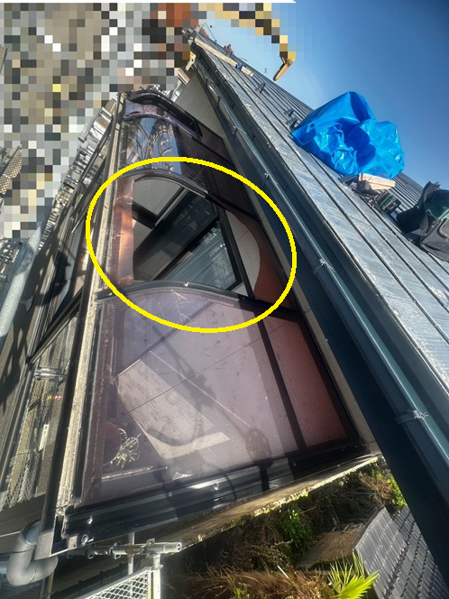 大きく割れたサンルーム