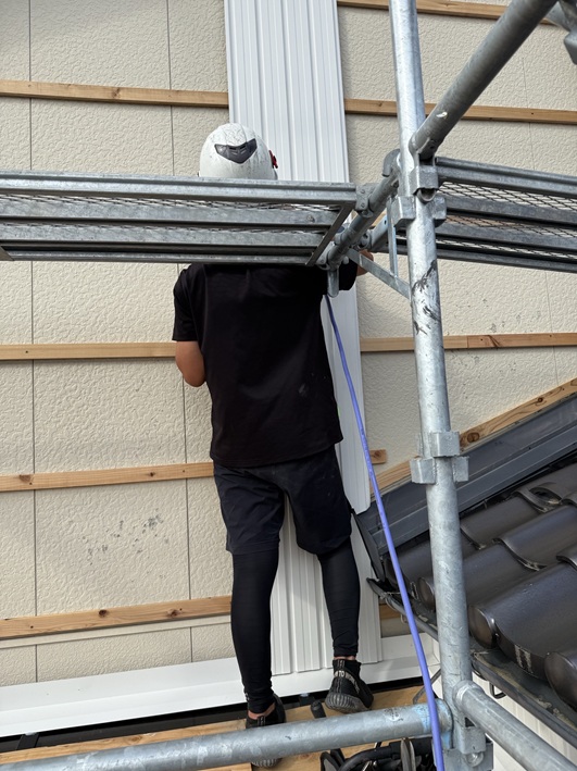 SGLガルバリウム鋼板を釘で固定