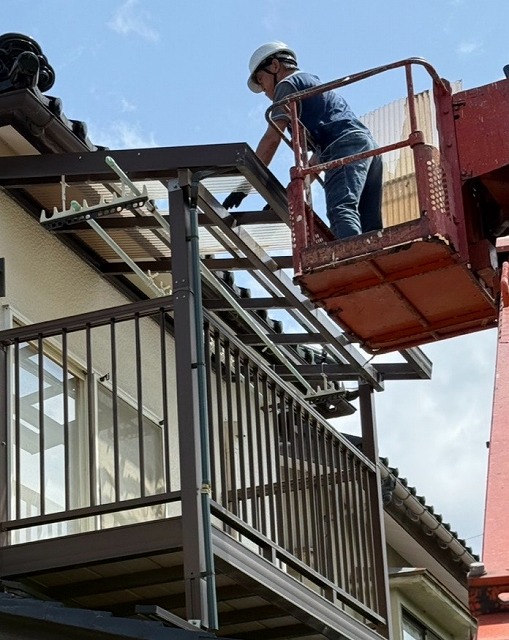 スカイマスター　ベランダ屋根　パネル張り替え