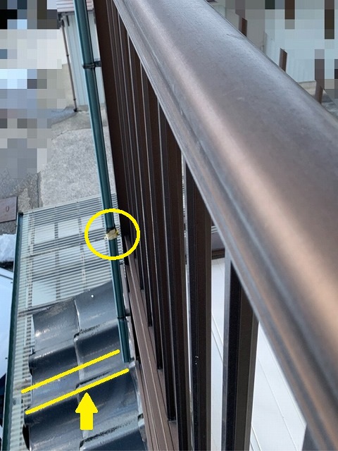 ベランダ雨樋　割れ　這い樋無い