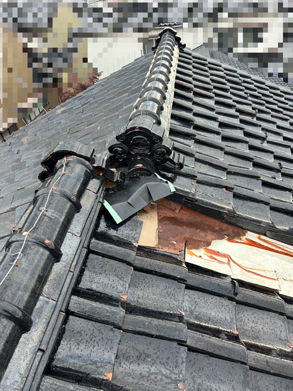 葺き替え前の瓦屋根