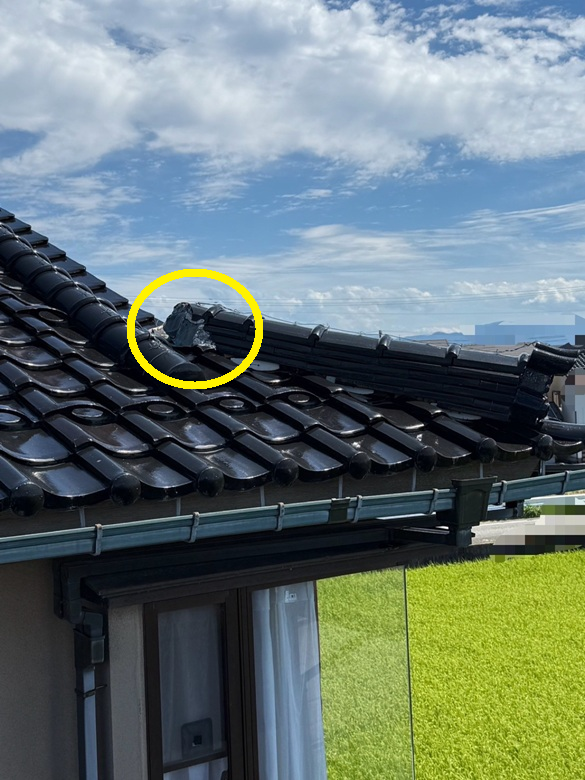 棟瓦の漆喰部分