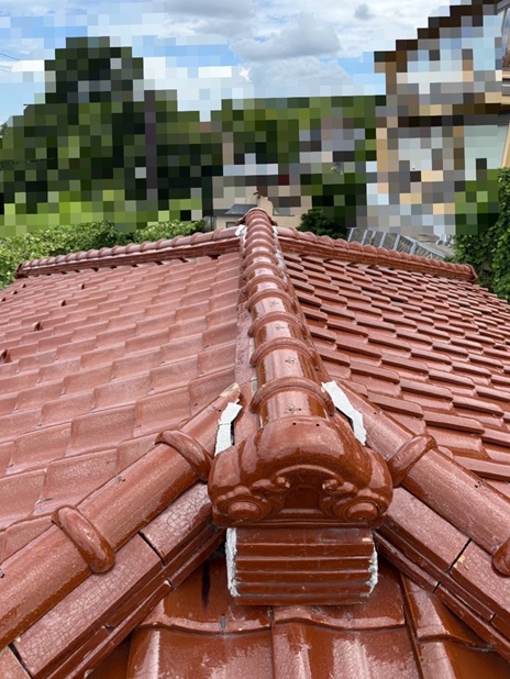雨漏りしている瓦屋根