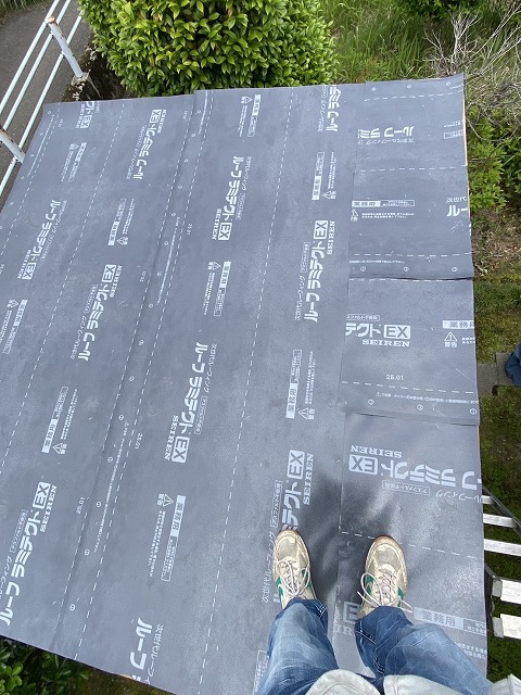 物置　屋根　立平葺き　防水シート張り