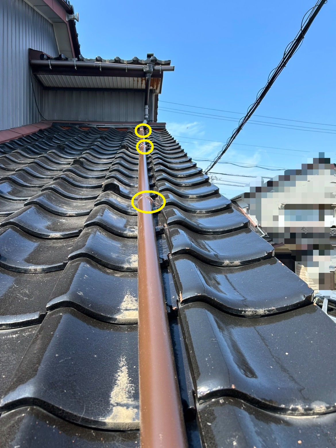 雨どい交換　銅線で固定しました