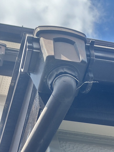 雪害　ズレた軒樋　施工後