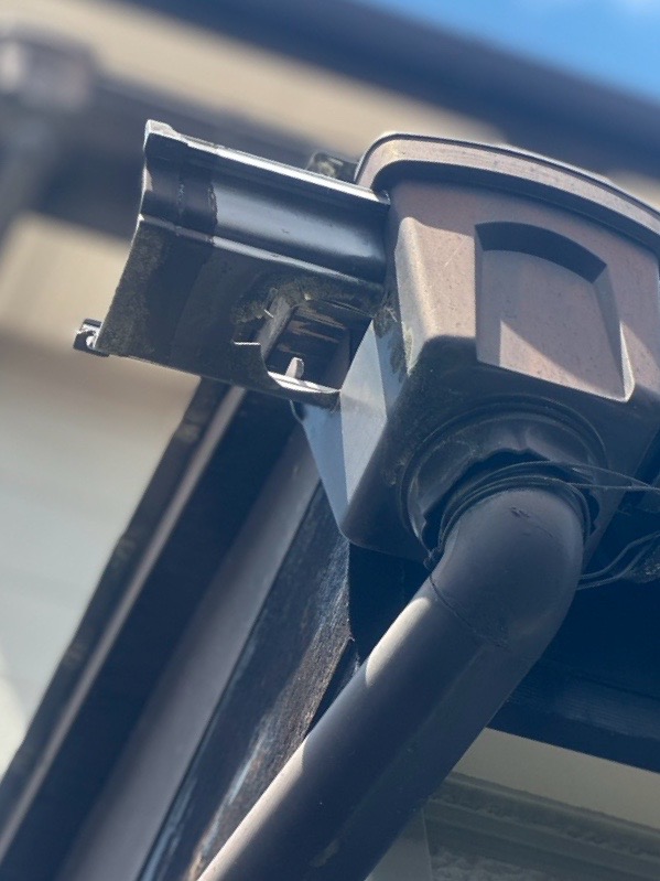 雪害　ズレた軒樋　