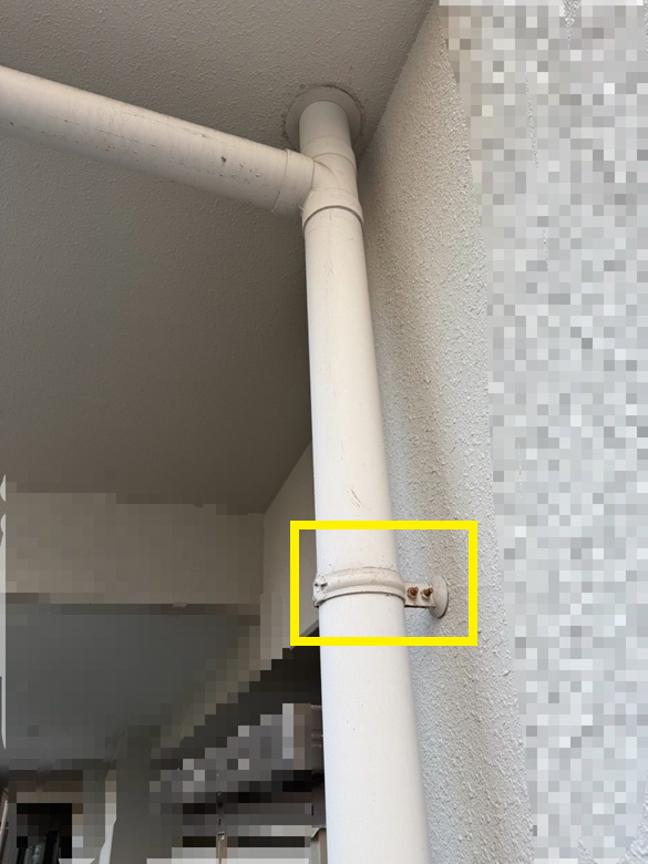 雨樋固定バンドにサビ