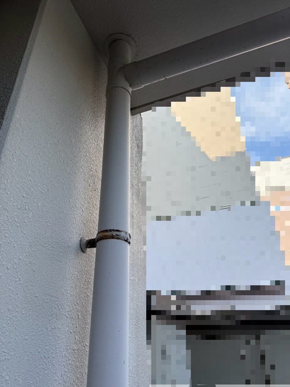 雨樋固定バンドにサビ