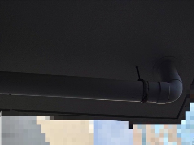 雨樋固定バンドにサビ