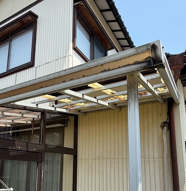 ベランダ屋根　割れ　雪害