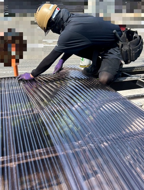 車庫　ポリカ屋根　張替え　施工