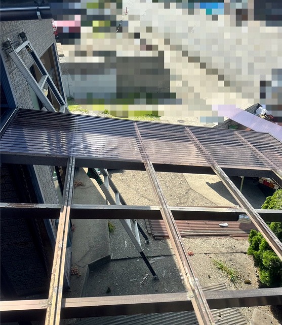 車庫　ポリカ屋根　張替え　施工