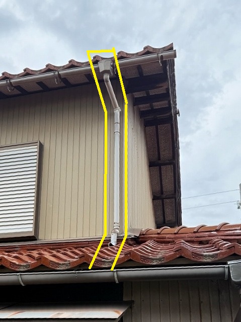 雨樋　壊れ　施工前