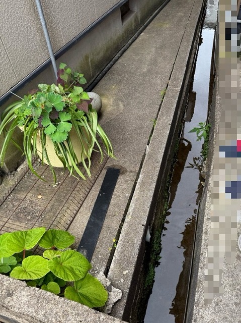 コンクリート　ひび割れ　補修前