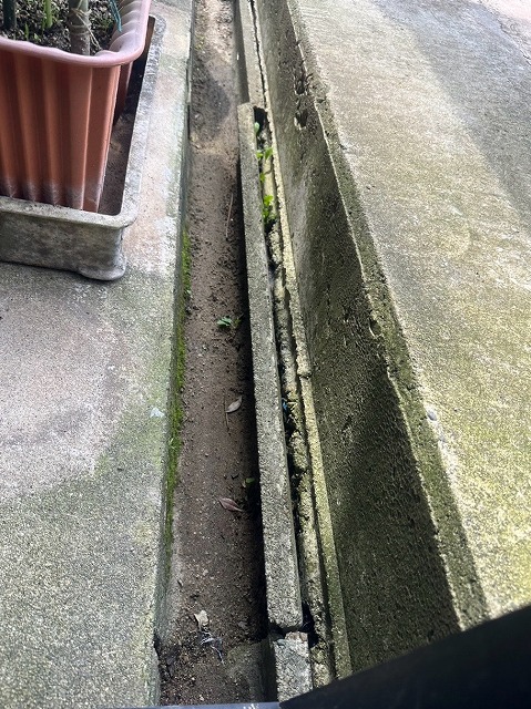 コンクリート　ひび割れ　補修前