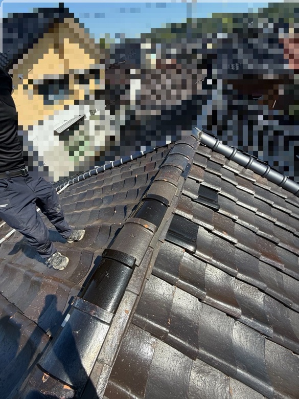 棟瓦がズレていました