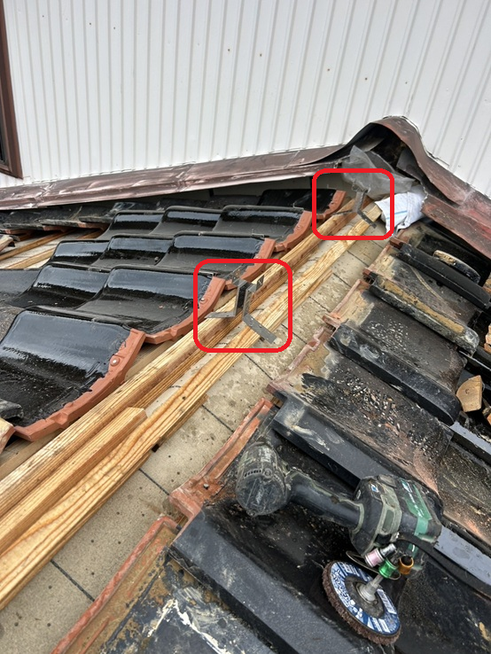 強化棟金具を固定