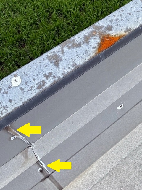 笠木　劣化サビ　施工前