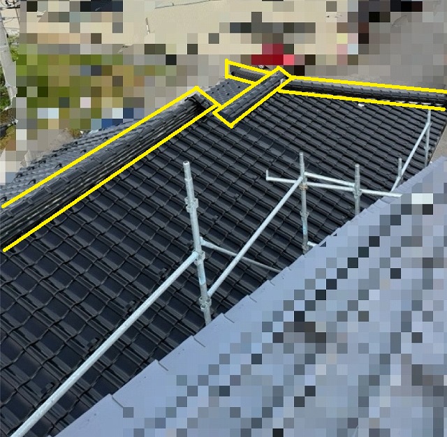 瓦 棟積み直し 施工前 施工部分