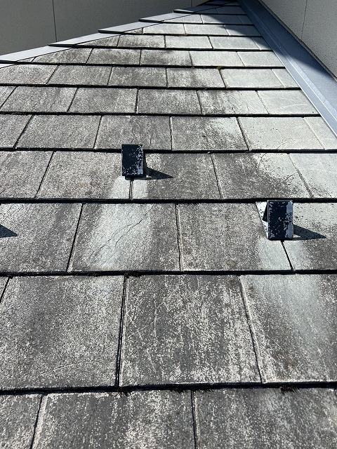 スレート屋根　色褪せ