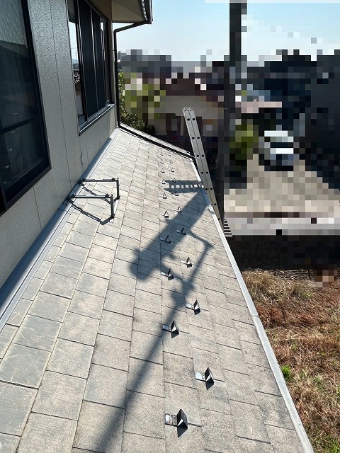 スレート屋根　色褪せ