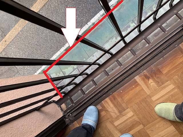 カバー工事　施工前　手摺一旦撤去