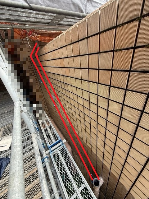 マンション　ベランダ雨溜まり　補修前