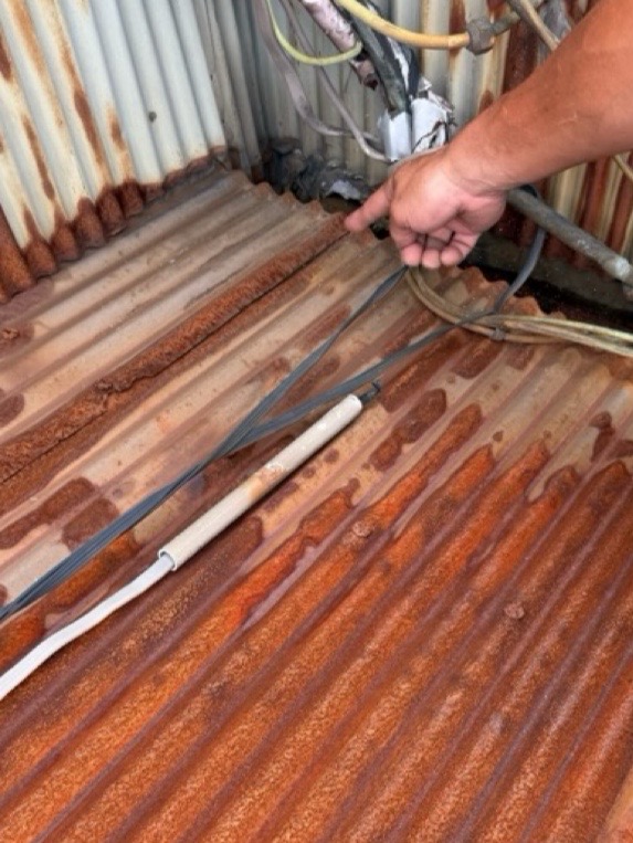 波トタン　屋根・パラペット・谷樋　葺き替え