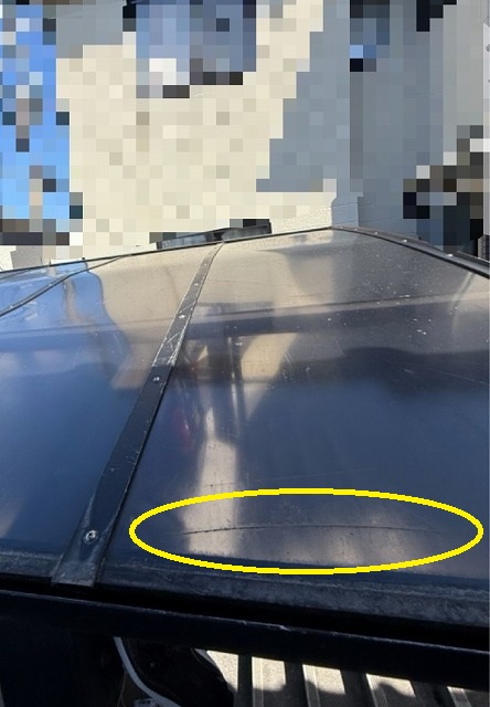 カーポート　屋根パネル　ヒビ