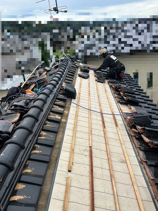 大屋根の葺き替え工事