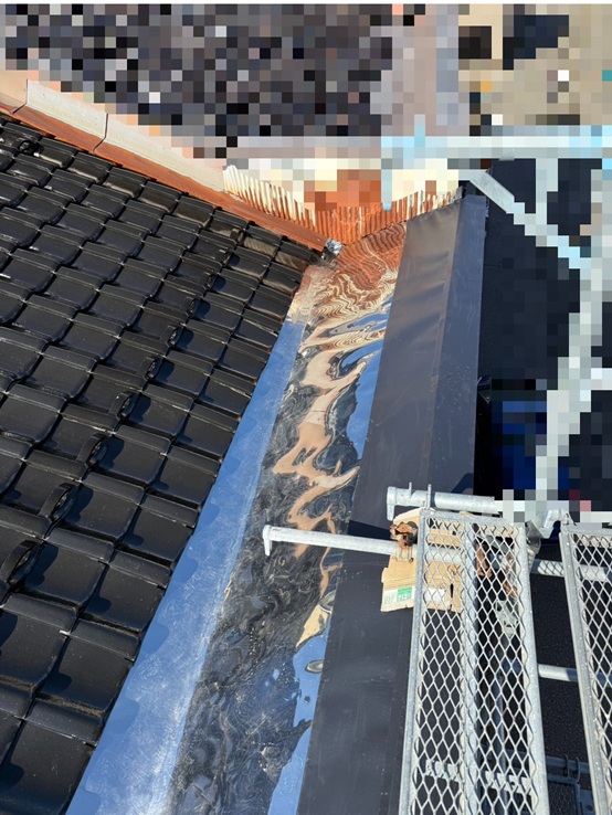 谷板金笠木水切りの交換