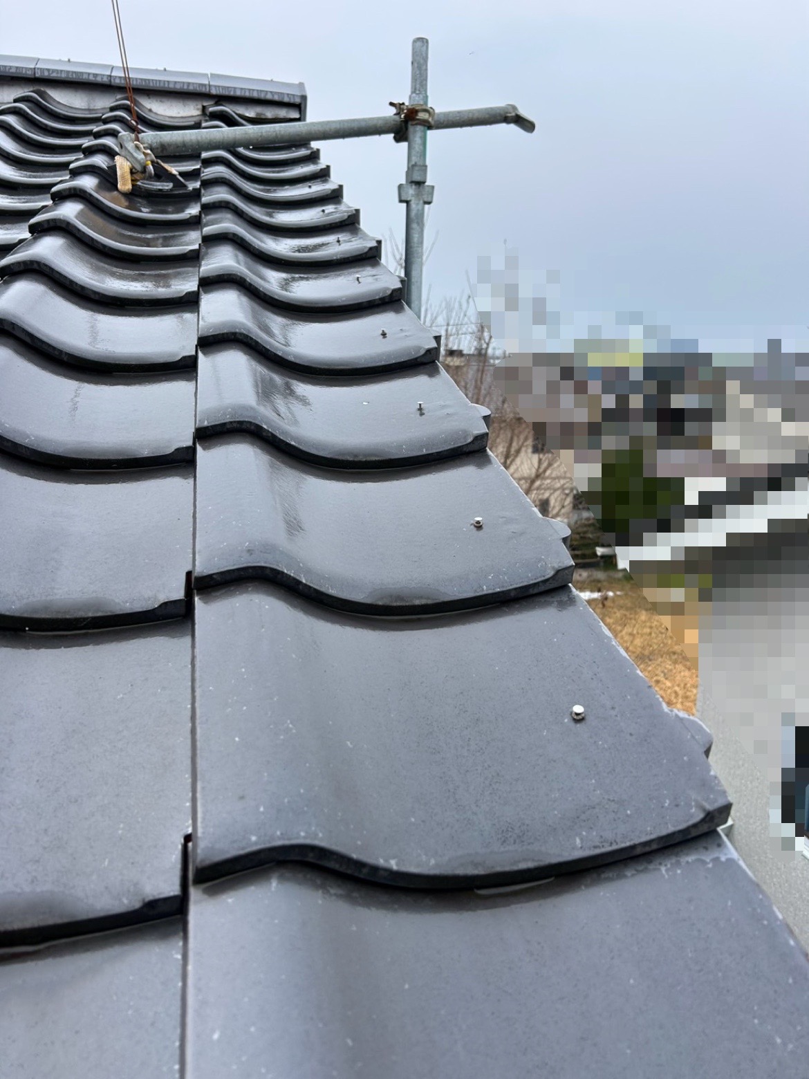 ケラバの釘が浮いています