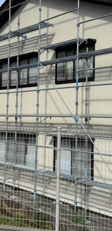 トタンの外壁のほうもガルバリウム鋼板に張り替え