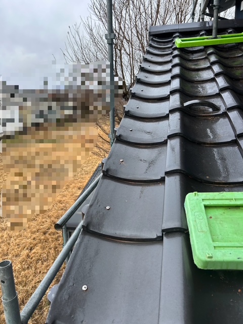 ケラバの釘が浮いています