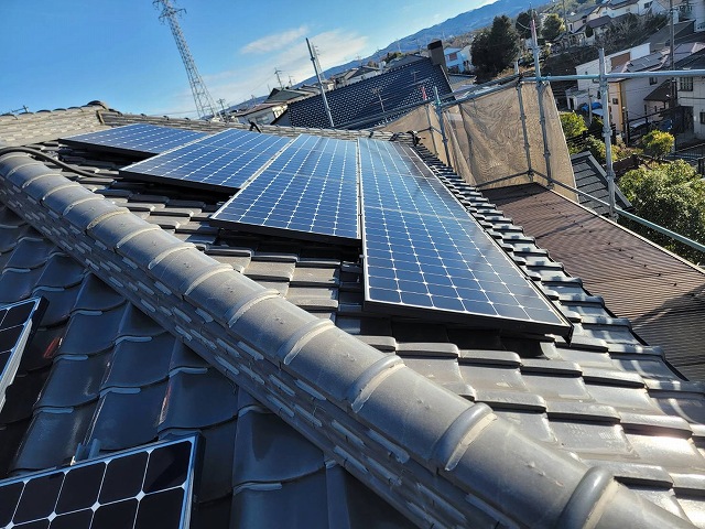 棟まわりと太陽光屋根