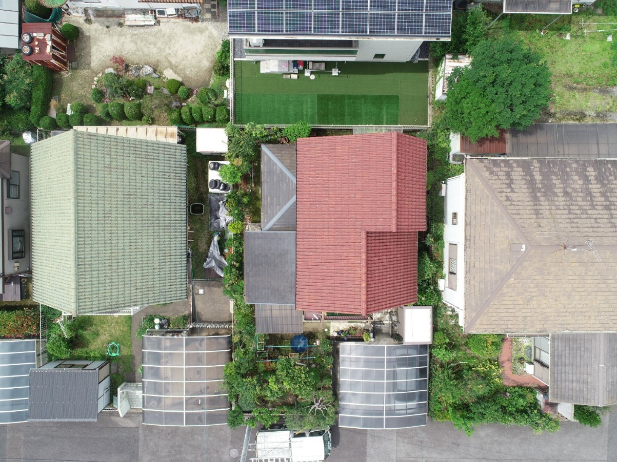 上から見た屋根の写真