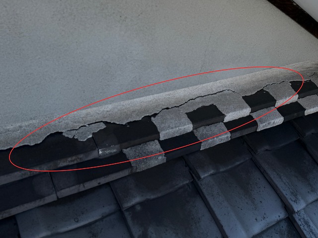 薬師町　壁にひび