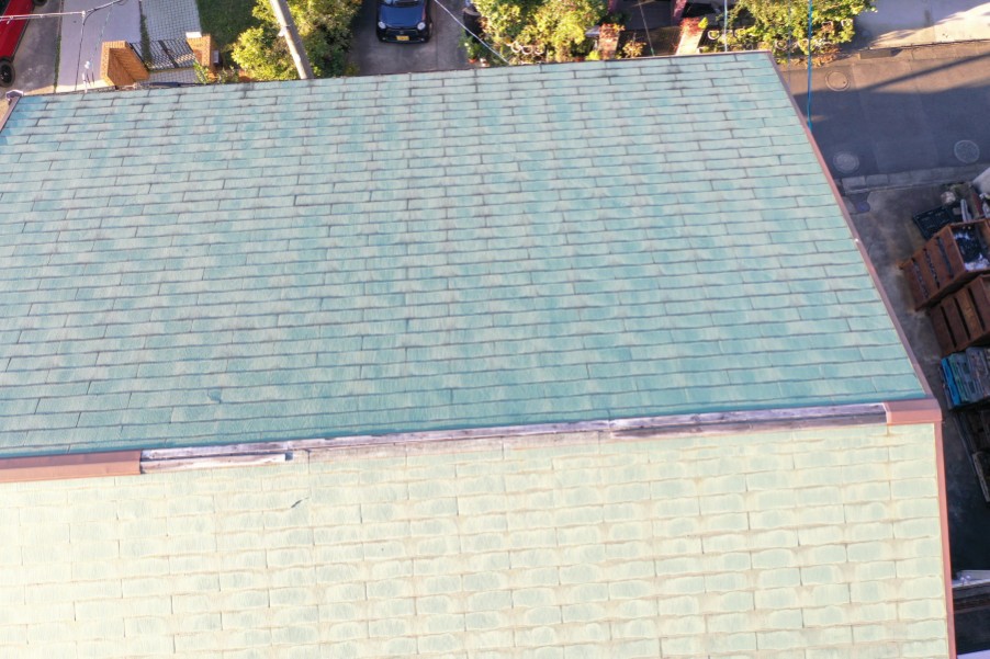 上から見た屋根の写真