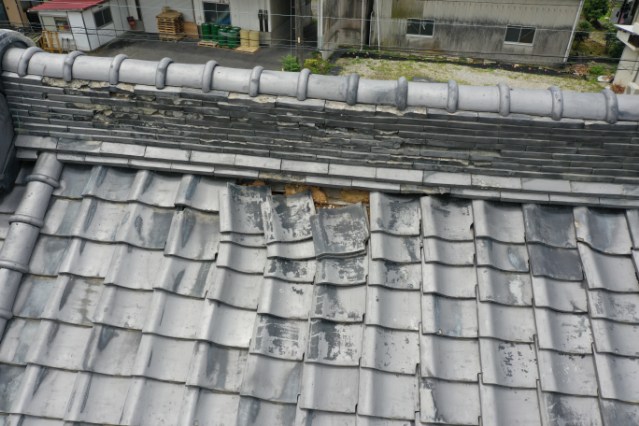 多治見市笠原町　瓦のずれ