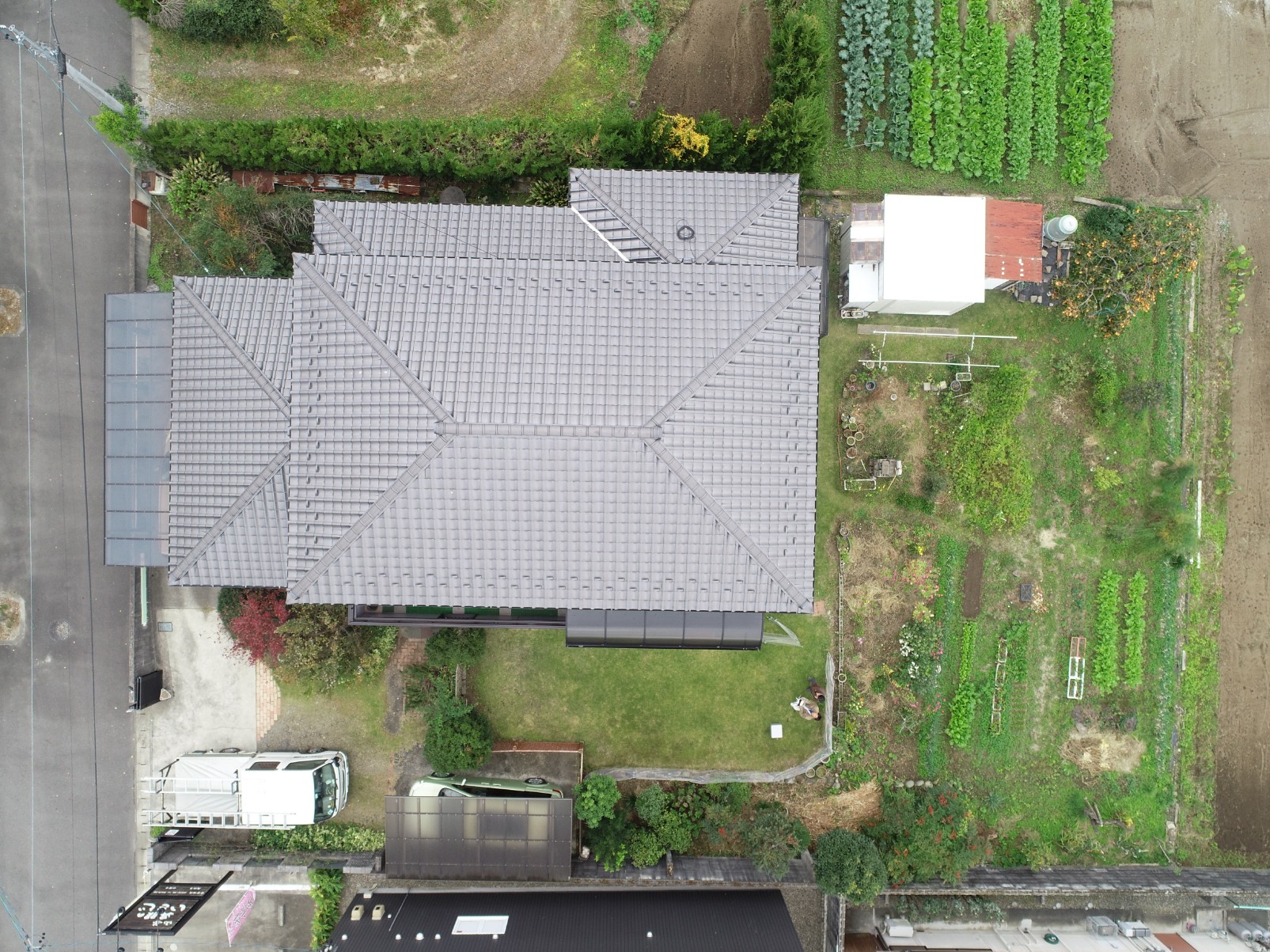 上から見た屋根の写真