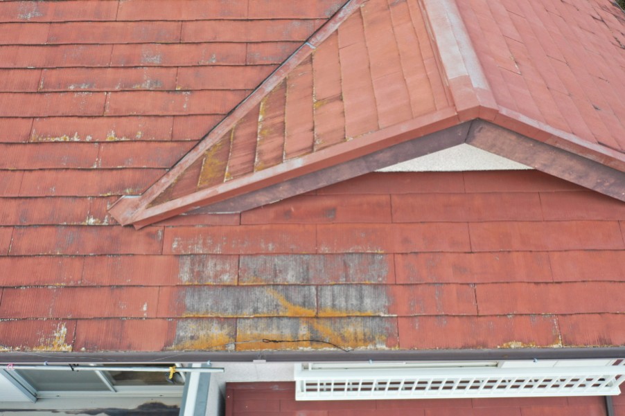 上から見た屋根の写真