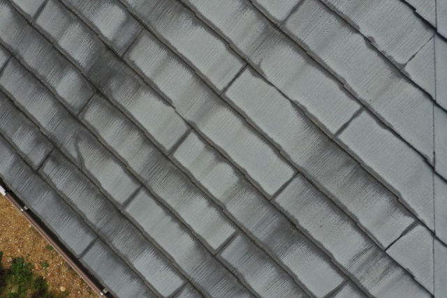 可児市桜ケ丘　瓦のひび