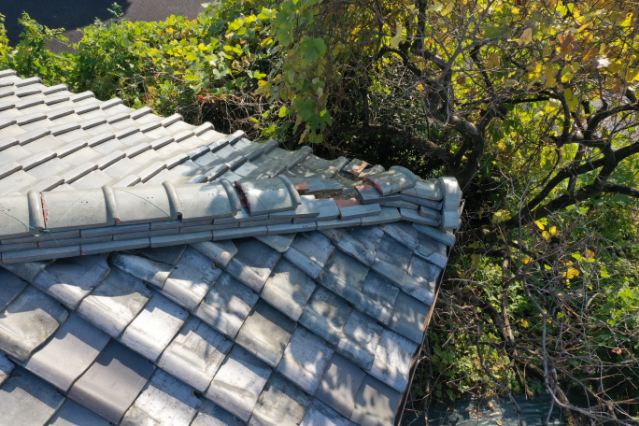 尾張旭北山町　瓦ずれ