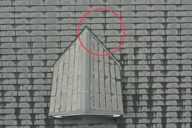 多治見市　瓦にひび