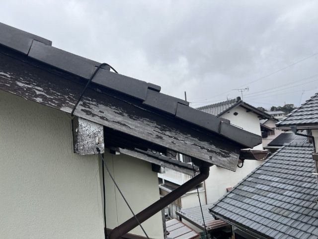 瀬戸市窯元町 破風板劣化