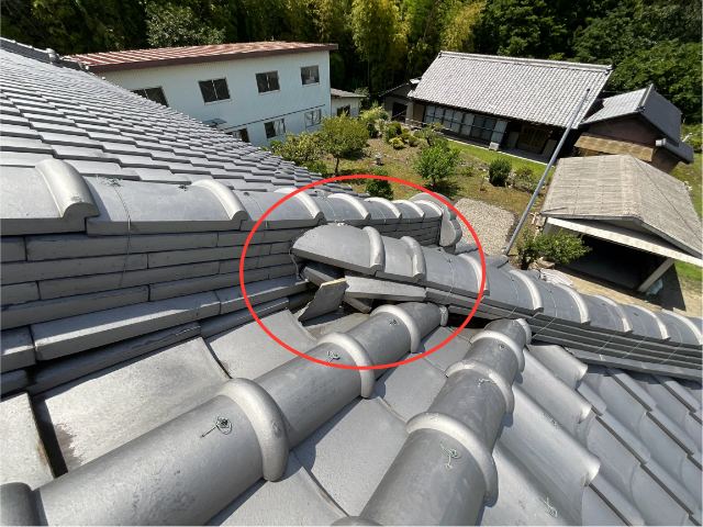 加茂郡　棟のズレ