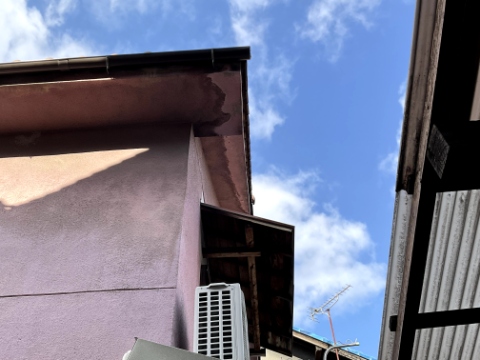 多治見市　軒天雨漏りのシミ