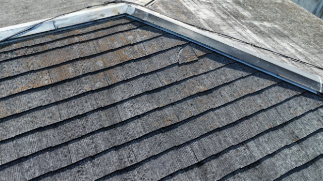 滝呂町　瓦のずれ